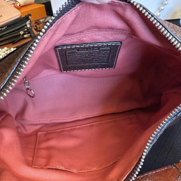 Coach Chelsea Small Shoulder Bag in Brown Pebbled Leather Y2K Style - Picture 6 of 9